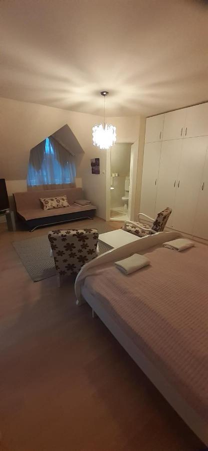 Oázis Apartmanház Hajduszoboszlo Exterior foto
