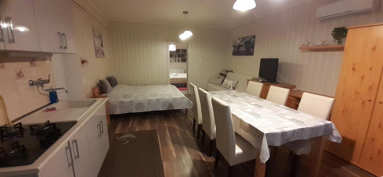 Oázis Apartmanház Hajduszoboszlo Exterior foto