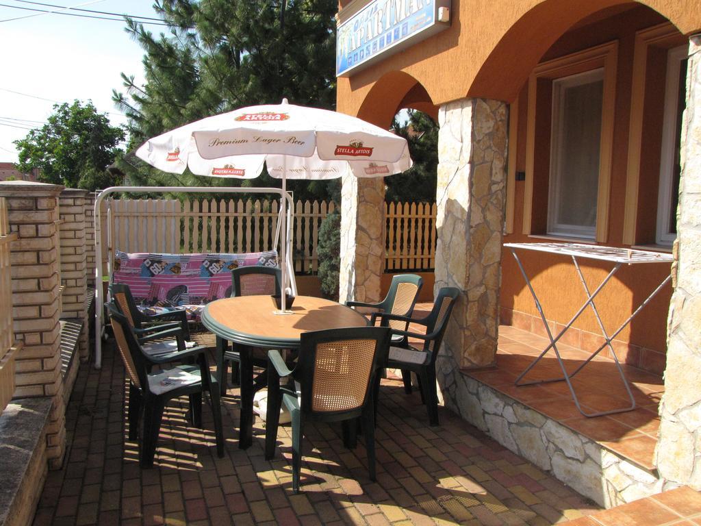 Oázis Apartmanház Hajduszoboszlo Exterior foto