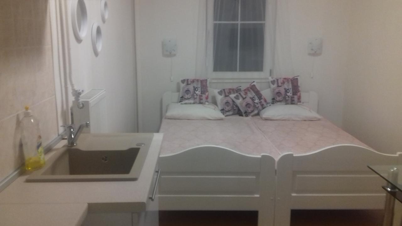 Oázis Apartmanház Hajduszoboszlo Exterior foto